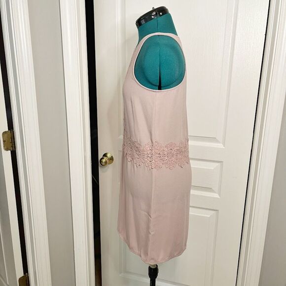 Leith Lace Crochet Sleeveless Slip Lightweight Unlined Knee Length Shift Dress - Picture 3 of 11